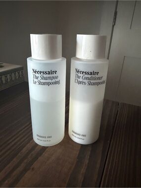 Necessaire Shampoo & Conditioner